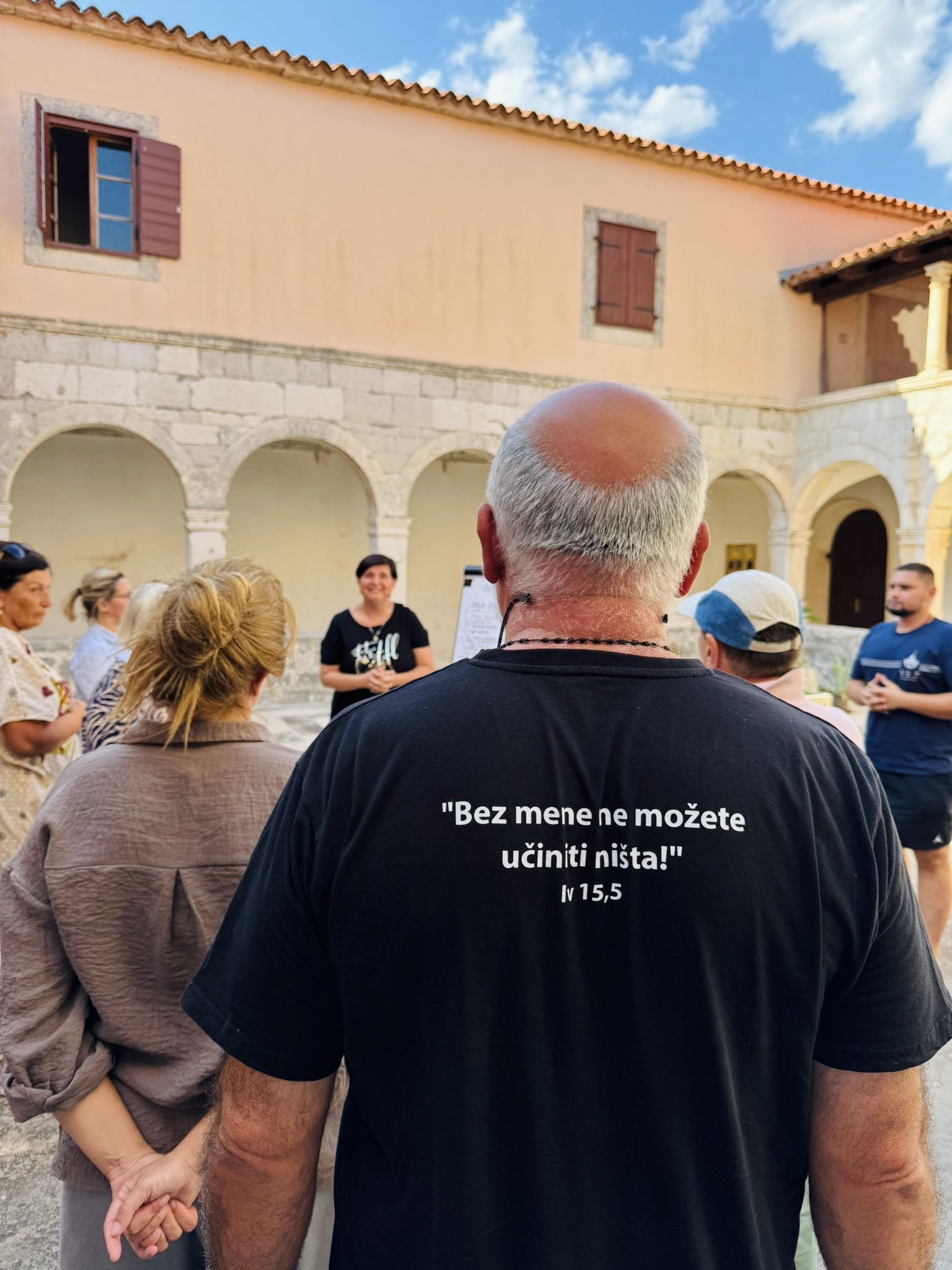 d0469d16-8862-48cd-ae51-391ba67d6a94